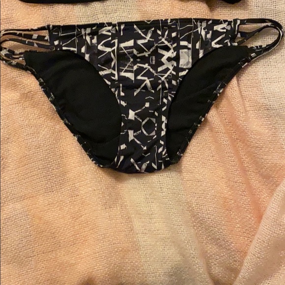 EUC Abercrombie & Fitch Two Piece Black and White Swim Suit - Picture 2 of 10